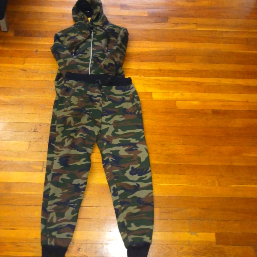 Sweatsuit By Galaxy by harvick